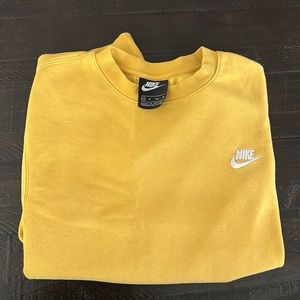 Nike Club Fleece Crewneck!